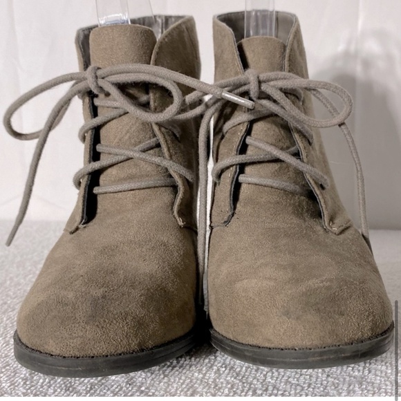 Soft Moc Taupe Faux Suede Lace Up Chunky Heel Ankle Boots Booties 8.5 - Picture 11 of 13